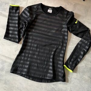 Nike   Dri-Fit Long sleeve Black/Black matte stripes/ fluorescent yw trim Size S